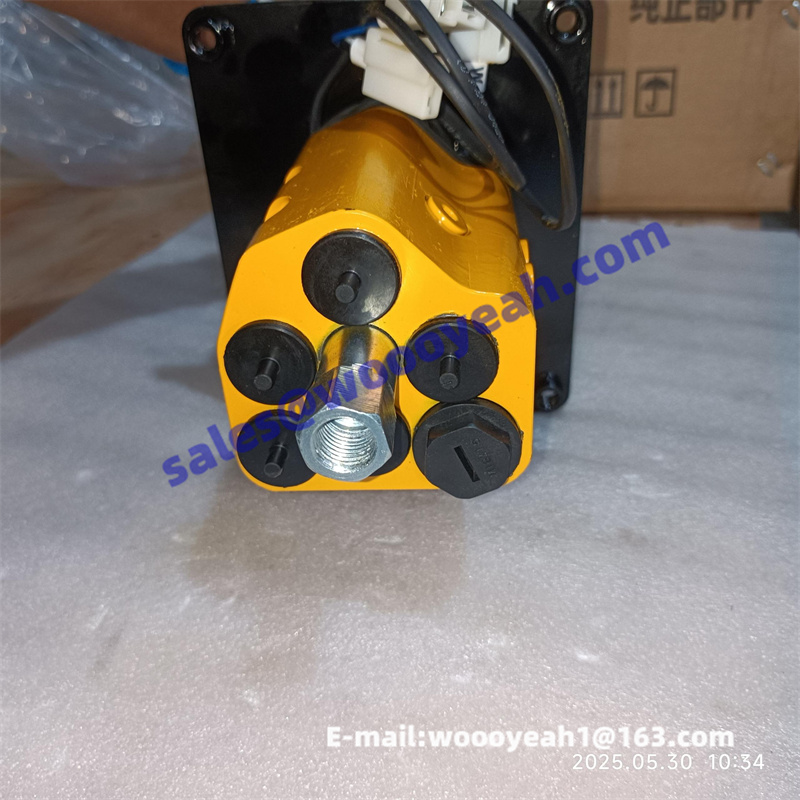 803090251 252116731 CRV-02 joystick valve applicable for XCMG LW300KV ...